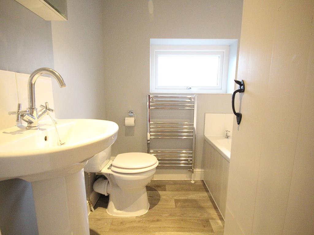 2 bedroom mid terrace house To Let in Earby - 2017-02-25 11.12.31.jpg